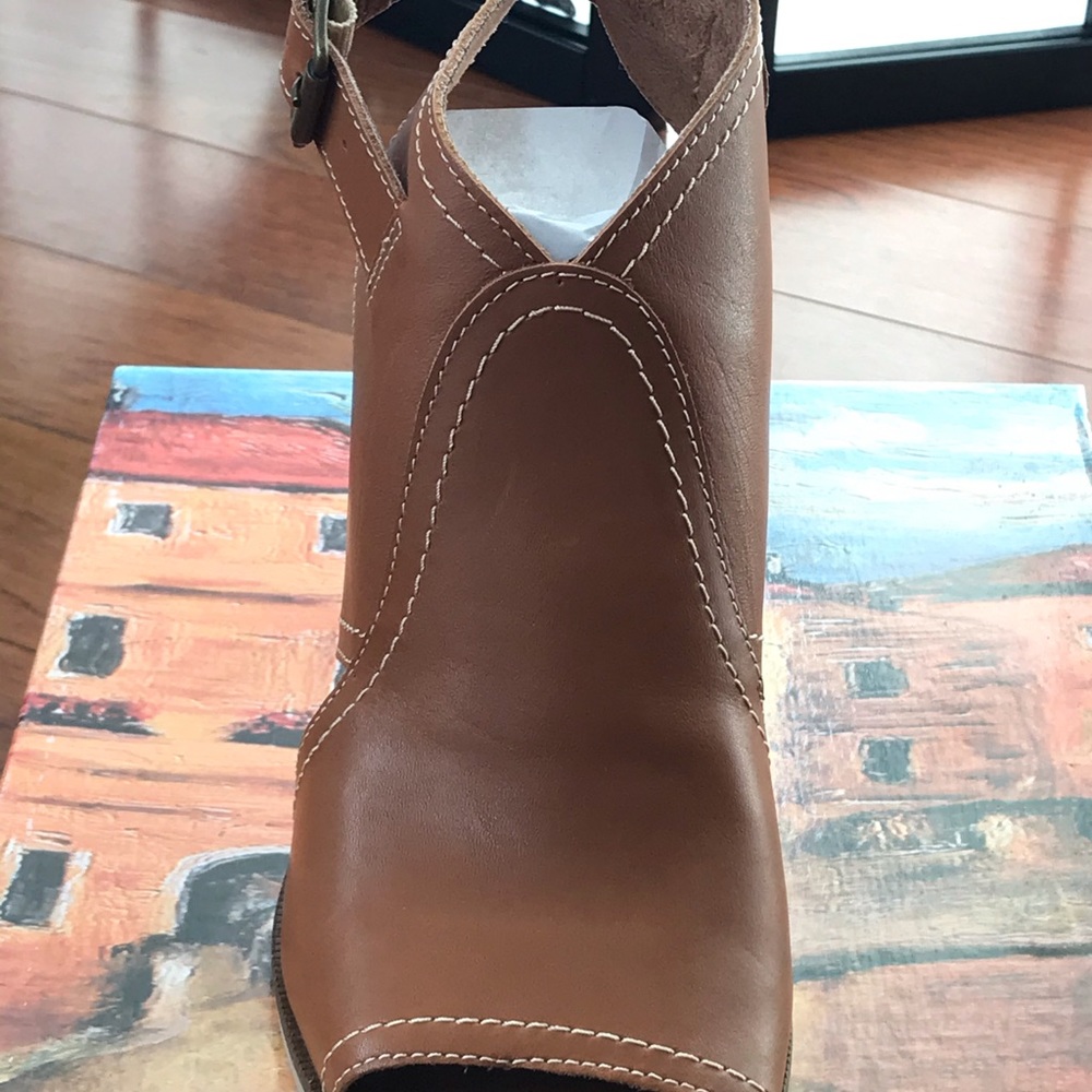 Bella Vita sandals size 8.5W